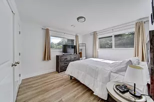 116 E Brittany Dr, Arlington Heights, IL 60004 - Photo 29