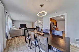 116 E Brittany Dr, Arlington Heights, IL 60004 - Photo 13
