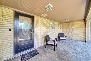 116 E Brittany Dr, Arlington Heights, IL 60004 - Photo 3