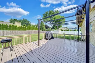 116 E Brittany Dr, Arlington Heights, IL 60004 - Photo 33