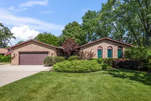 907 N Quentin Rd, Palatine, IL 60067 - Photo 1