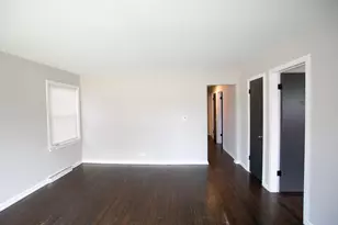 8837 S Talman Ave, Evergreen Park, IL 60805 - Photo 7