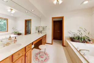 1204 Kristin Dr, Libertyville, IL 60048 - Photo 27
