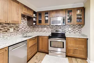 2303 S Goebbert Rd, Arlington Heights, IL 60005 - Photo 13