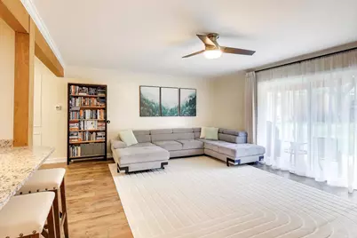 2303 S Goebbert Road #A109, Arlington Heights, IL 60005 - Photo 5