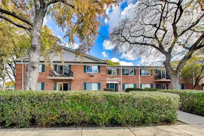 2303 S Goebbert Road #A109, Arlington Heights, IL 60005 - Photo 3