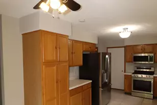 6811 Hedgewood Rd, Rockford, IL 61108 - Photo 5