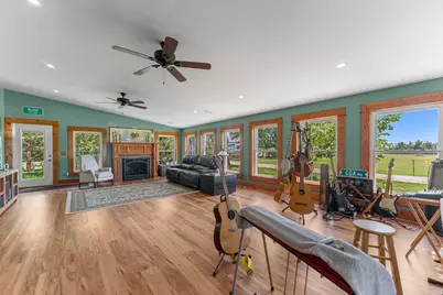 1392 Red Brick Road, Dixon, IL 61021 - Photo 15