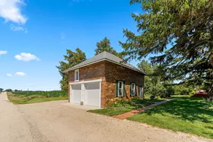 1392 Red Brick Rd, Dixon, IL 61021 - Photo 5