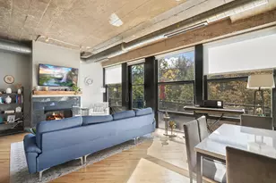 1070 W 15th St, Chicago, IL 60608 - Photo 5