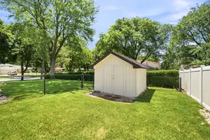 7804 Florence Ave, Darien, IL 60561 - Photo 31