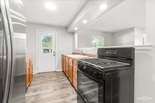 1528 Oak Ln, Sycamore, IL 60178 - Photo 5