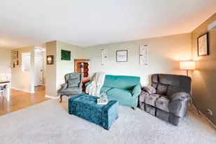 5840 W 104th St, Oak Lawn, IL 60453 - Photo 3