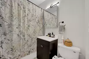 3201 W Argyle St, Chicago, IL 60625 - Photo 13