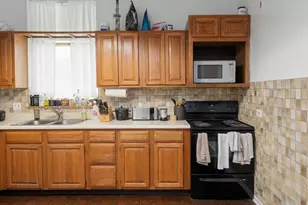 1124 W Eddy St, Chicago, IL 60657 - Photo 3