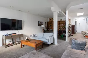 1124 W Eddy St, Chicago, IL 60657 - Photo 5