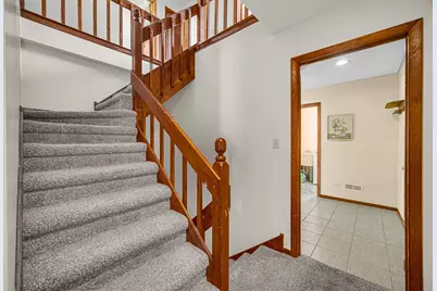 2075 Valley Creek Drive, Elgin, IL 60123 - Photo 15