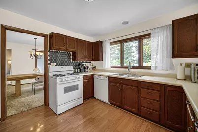 2075 Valley Creek Drive, Elgin, IL 60123 - Photo 9