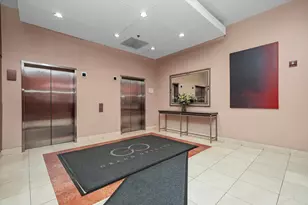 330 W Grand Ave, Chicago, IL 60654 - Photo 23