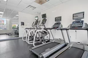 330 W Grand Ave, Chicago, IL 60654 - Photo 21
