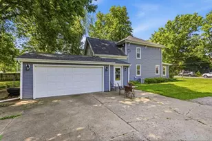 412 N 3rd St, Saint John, IL 61873 - Photo 37