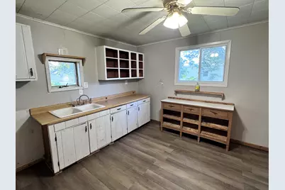 1004 S Cherry Street, Centralia, IL 62801 - Photo 11