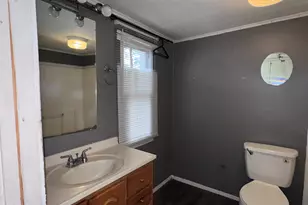 1004 S Cherry St, Centralia, IL 62801 - Photo 9