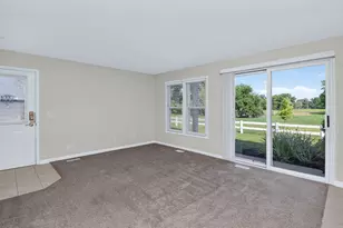 181 Inverness Ct, Elk Grove Village, IL 60007 - Photo 3