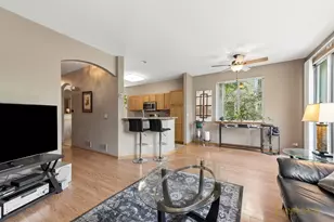 4349 Waters Edge Dr, Island Lake, IL 60042 - Photo 7