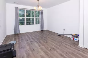 908 Bradford Dr, Naperville, IL 60563 - Photo 5