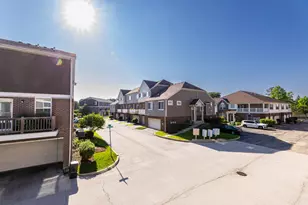908 Bradford Dr, Naperville, IL 60563 - Photo 21