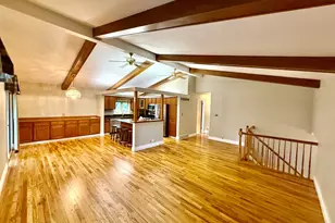 332 W Gartner Rd, Naperville, IL 60540 - Photo 9