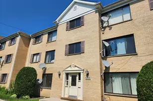 9300 Hamilton Ct, Des Plaines, IL 60016 - Photo 13