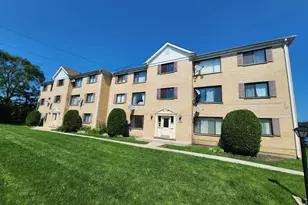 9300 Hamilton Ct, Des Plaines, IL 60016 - Photo 1