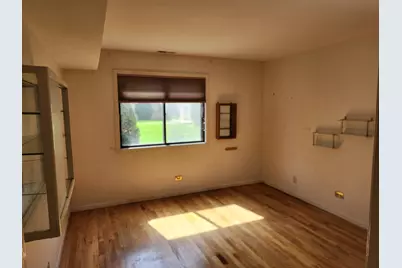 9300 Hamilton Court #D1, Des Plaines, IL 60016 - Photo 5