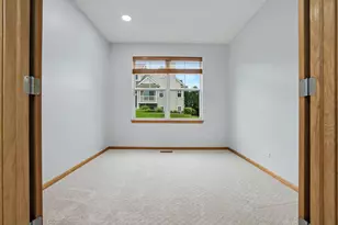 937 Emerald Dr, Pingree Grove, IL 60140 - Photo 9