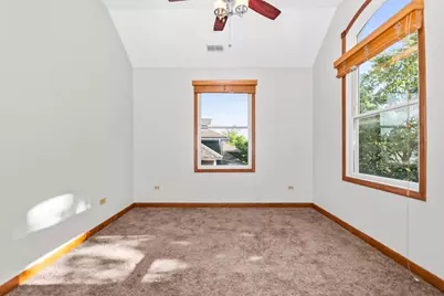 [Address not provided], Oak Park, IL 60302 - Photo 11