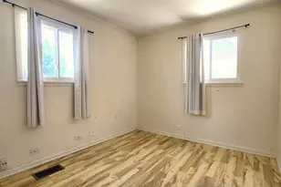 245 E Dennis Rd, Wheeling, IL 60090 - Photo 7