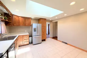 271 N Douglas St, Bradley, IL 60915 - Photo 9