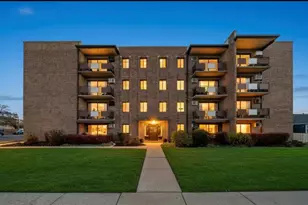 7945 S Oketo Ave, Bridgeview, IL 60455 - Photo 1