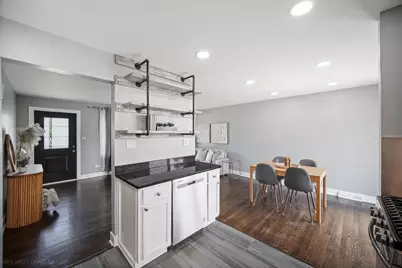 10403 Barnard Drive, Chicago Ridge, IL 60415 - Photo 9