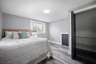 10403 Barnard Dr, Chicago Ridge, IL 60415 - Photo 15