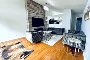 1330 Todd Farm Dr, Elgin, IL 60123 - Photo 3