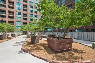 440 N McClurg Ct, Chicago, IL 60611 - Photo 13