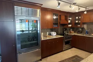 201 E Chestnut St, Chicago, IL 60611 - Photo 5
