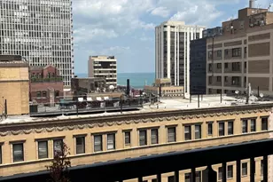 201 E Chestnut St, Chicago, IL 60611 - Photo 9