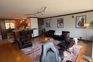 201 E Chestnut St, Chicago, IL 60611 - Photo 7