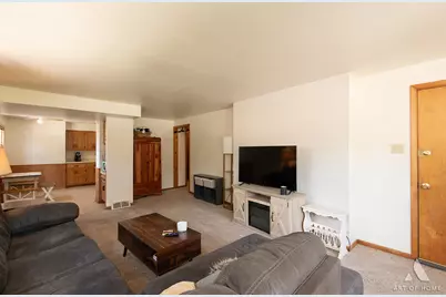 220 E 15th Street #1, Lockport, IL 60441 - Photo 5