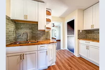 3304 W State Street, Rockford, IL 61102 - Photo 23