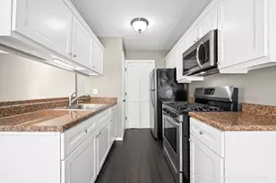 1441 Woodcutter Ln, Wheaton, IL 60189 - Photo 3